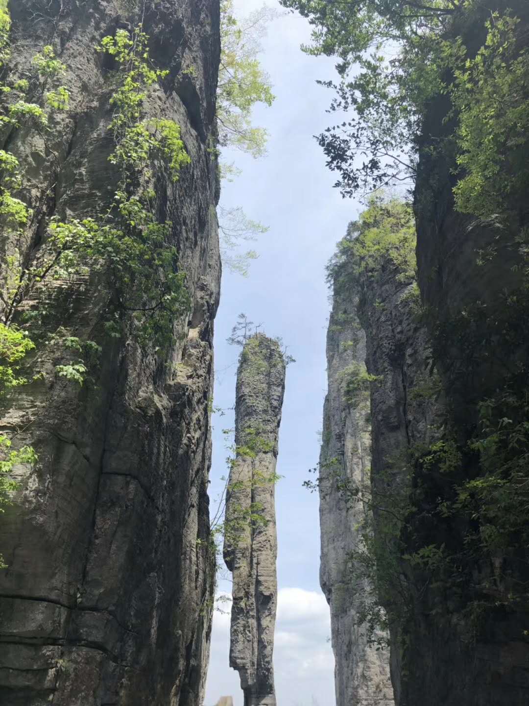 熊孩子国之重器 三峡大坝·三峡千古情·“世界级峡谷”恩 施大峡谷地缝·梭布垭·腾龙洞·土家风情双飞 6 日